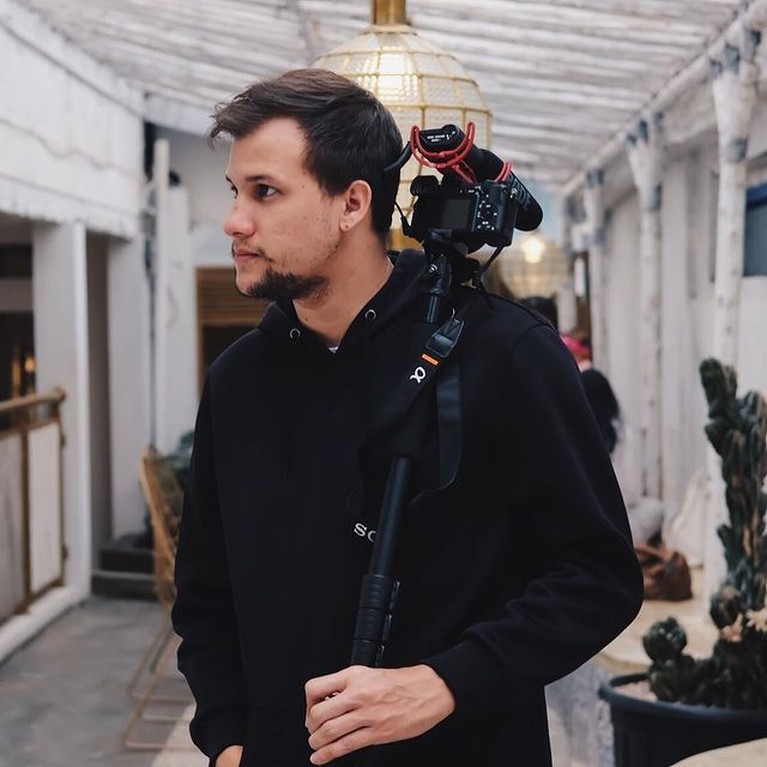 7 Potret Terbaru Stuart Collin Usai bercerai dengan Risty Tagor, Stuart Collin tak pernah lagi tampil di layar kaca dan kini hobi travelling. Yuk intip potretnya!