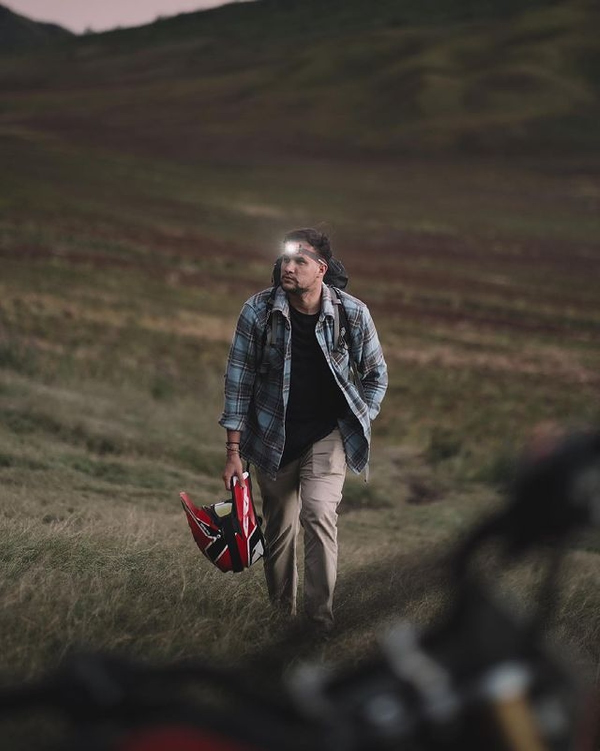 Usai bercerai dengan Risty Tagor&comma; Stuart Collin tak pernah lagi tampil di layar kaca dan kini hobi travelling&period; Yuk intip potretnya&excl;