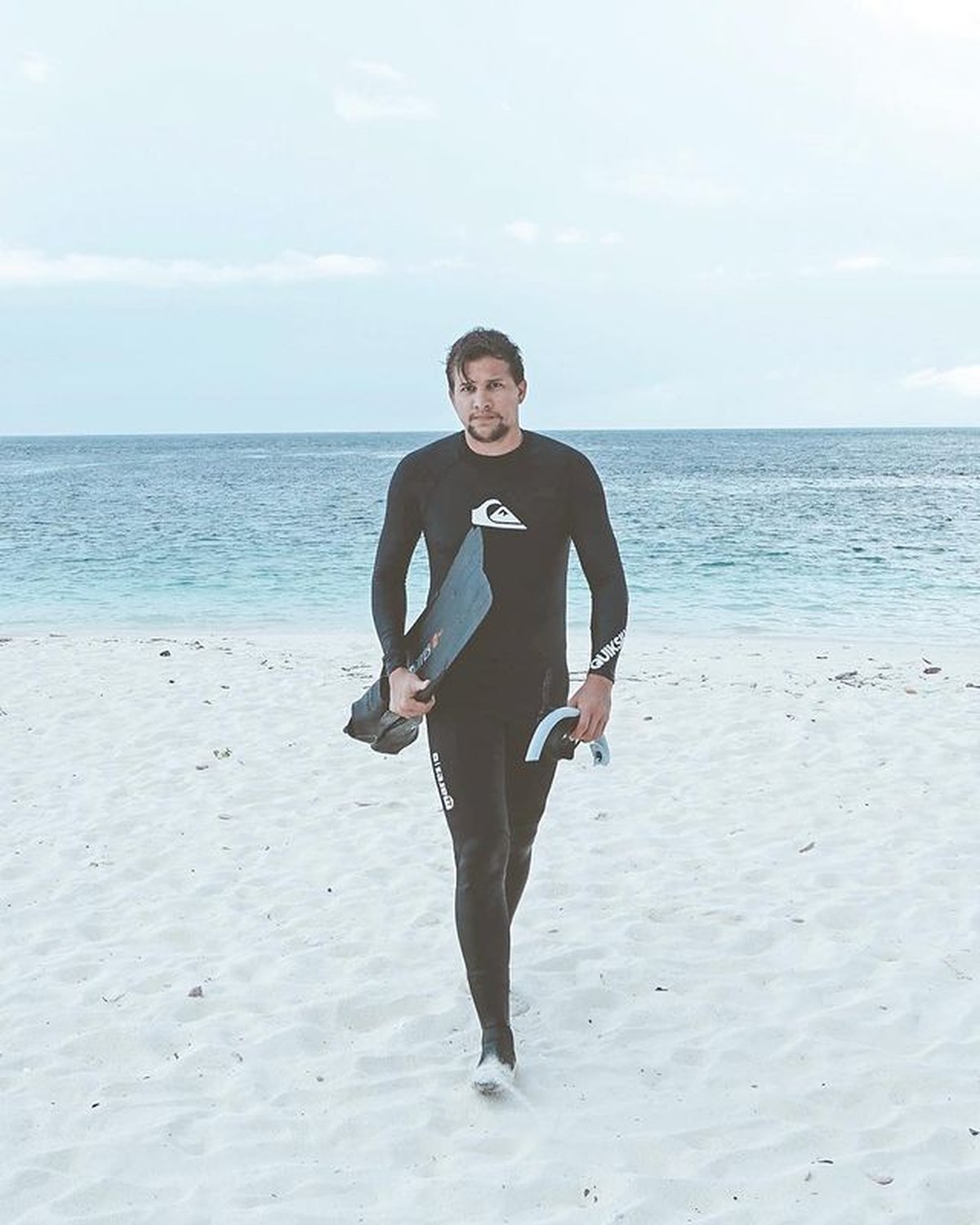 Usai bercerai dengan Risty Tagor&comma; Stuart Collin tak pernah lagi tampil di layar kaca dan kini hobi travelling&period; Yuk intip potretnya&excl;