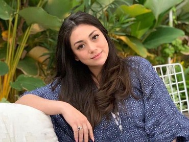 Anak Diajarkan Salat Tarawih, Celine Evangelista Sudah Mualaf?