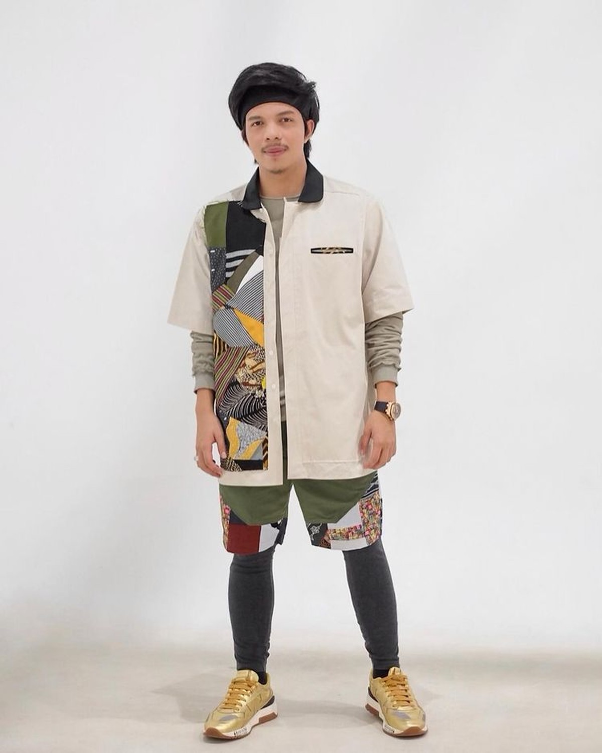 Atta Halilintar melelang bandana yang biasa ia pakai usai jalani transplantasi rambut di Turki&period; Yuk intip transformasinya&excl;