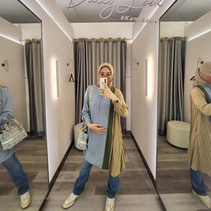 <p>Istri presenter Ananda Omesh, Dian Ayu Lestari, akan segera dikaruniai anak ketiga pada tahun ini. Kabar ini disampaikan Dian di akun Instagram miliknya pada bulan November tahun lalu. (Foto: Instagram @dianayulestari)</p>
