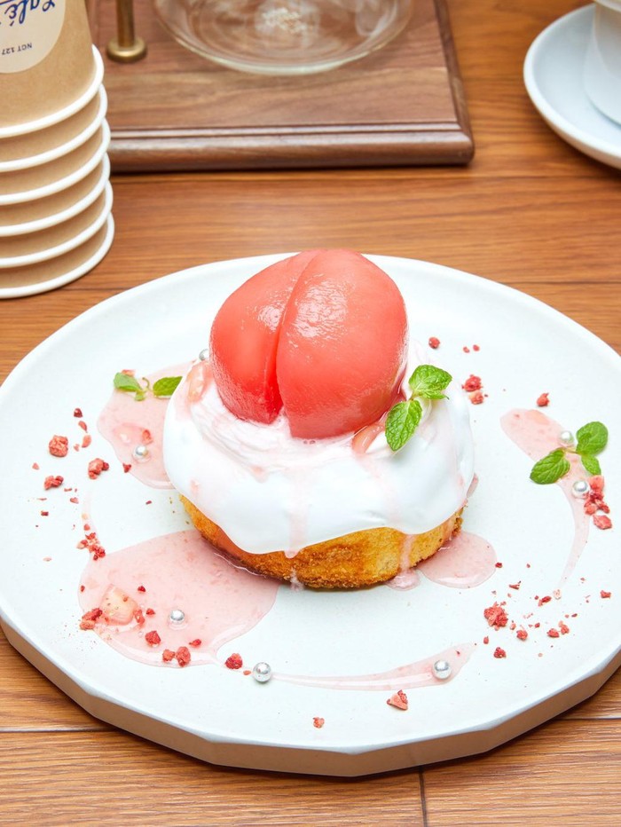 Cantik dan manis. Kata yang menggambarkan menu dessert dari Jung Jae Hyun ini diberi nama 'Pancake Fluffy Peach'./ Foto: twitter.com/NCT_OFFICIAL_JP