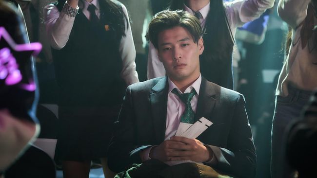 Review Film: A Year-End Medley Review A Year-End Medley menilai film Korea ini menawarkan kisah yang begitu sederhana dan memberikan energi positif memasuki tahun yang baru.
