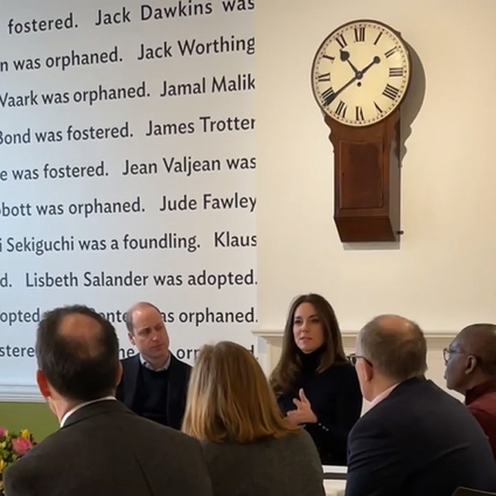 <p>Dalam kunjungan itu, busana yang ia kenakan pun mendukung penampilannya sehingga terlihat tambah menawan. (Foto: Instagram @dukeandduchessofcambridge)</p>