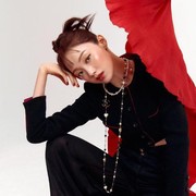 Lagi Tren, Simak Gaya Kece Selebriti Korea dengan Gaya Rambut Spiky Top Knot