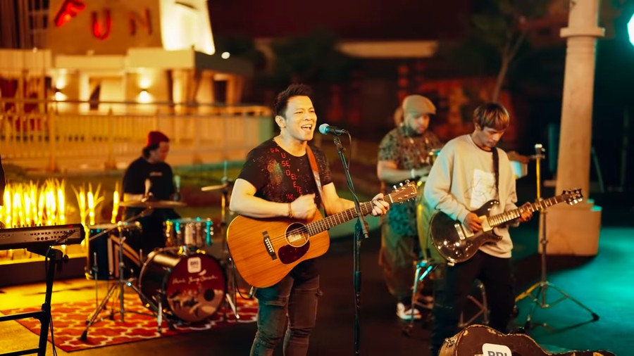 Video klip NOAH - Menghapus Jejakmu