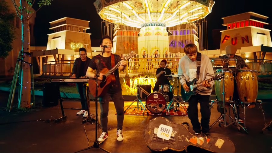 Video klip NOAH - Menghapus Jejakmu