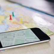 Cara Gampang Kepoin Lokasi Teman Kamu Lewat WhatsApp Meski Dia Nggak Share Location!
