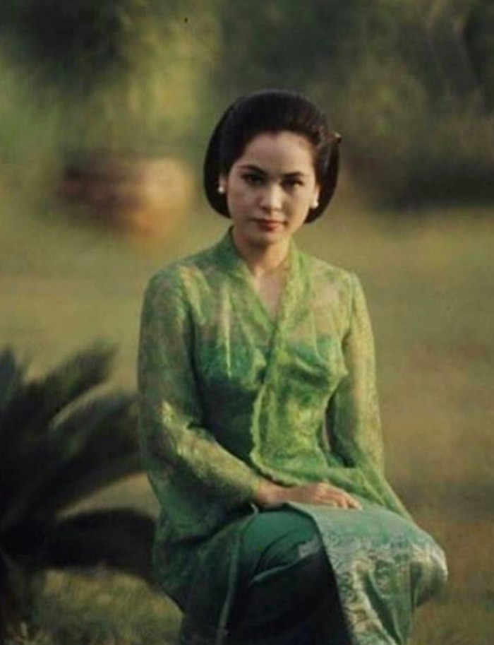 Potret Ratna Sari Dewi Saat Muda