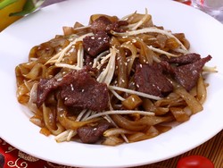 Resep Kwetiau Goreng Sapi ala Warung Tenda Chinese Food yang Kenyal Gurih