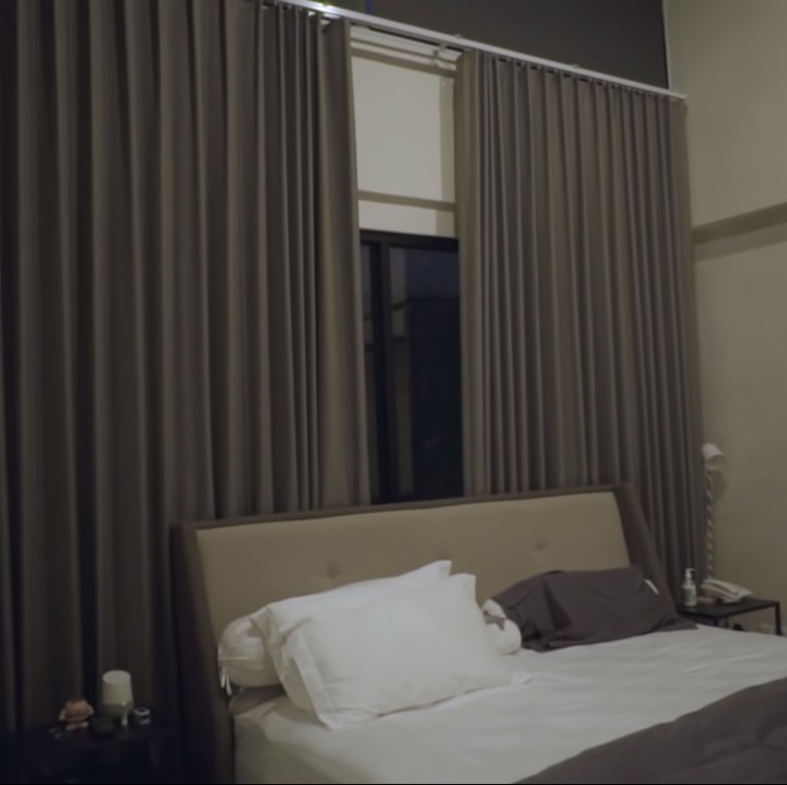 <p>Berikut kamar utama yang ditempati Vidi Aldiano. Bagaimana menurut Bunda?  (Foto: YouTube: Yuki Kato)</p>
