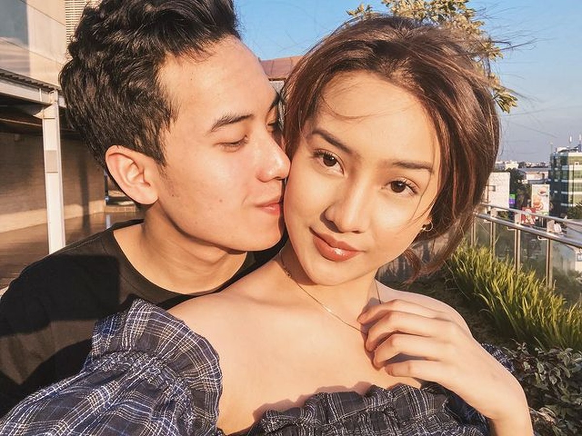 Dibalik cantiknya Anya Geraldine&comma; ia memiliki adik kandung yang tak kalah tampan dari artis&period; Yuk intip potret mereka&excl;