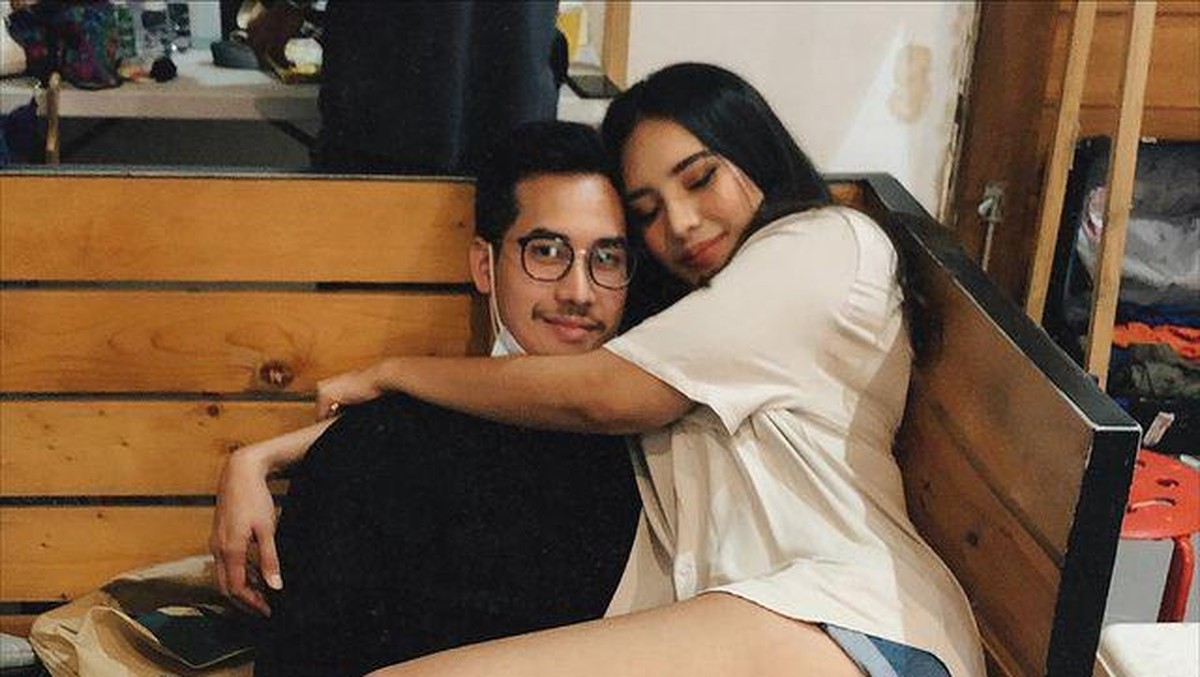 Dibalik cantiknya Anya Geraldine&comma; ia memiliki adik kandung yang tak kalah tampan dari artis&period; Yuk intip potret mereka&excl;