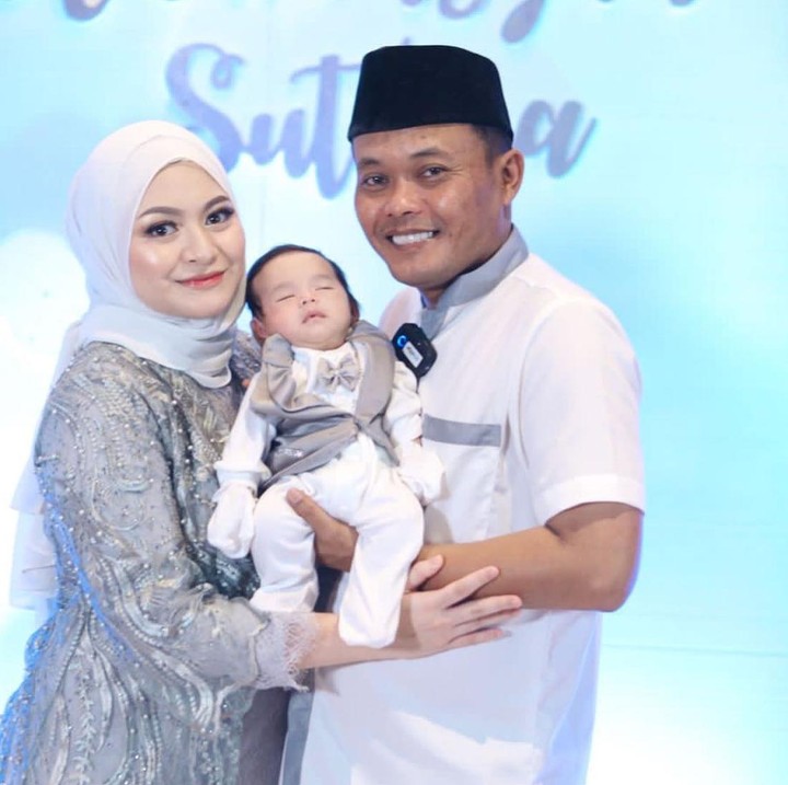 <p>Kita doakan semoga Baby Adzam tumbuh menjadi kebanggaan orang tua, sehat, dan bahagia selalu. (Foto: Instagram @nathalieholscher)</p>