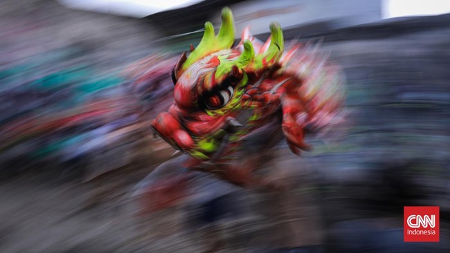 FOTO: Geliat Barongsai dan Liong Jelang Perayaan Imlek