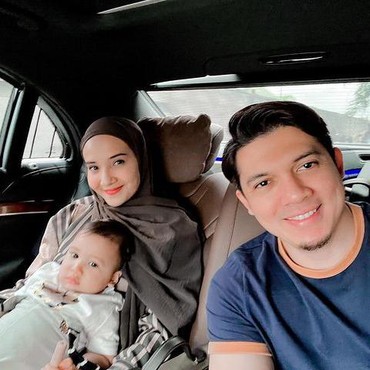 Zaskia Sungkar Cerita Tak Bisa Hamil Normal Lagi, Ekspresi Pilu Disorot