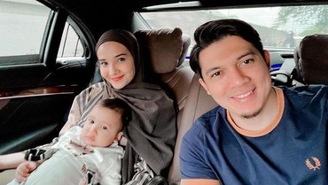 img-title Zaskia Sungkar Cerita Tak Bisa Hamil Normal Lagi, Ekspresi Pilu Disorot