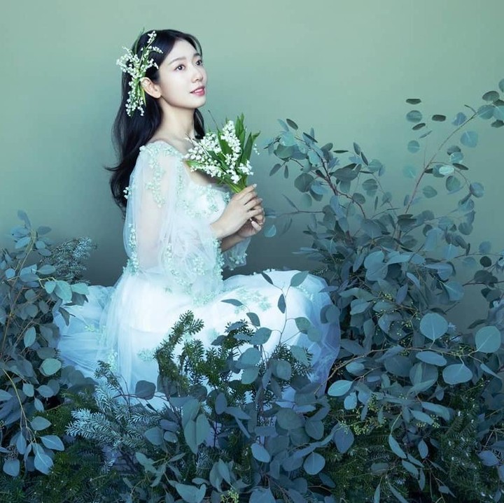 <p>Park Shin Hye dan Choi Tae Joon berada di bawah agensi yang sama, yakni SALT Ent. Potret pernikahan mereka pun dibagikan di akun Instagram resminya, Bunda.  (Foto: Instagram @salt_ent)</p>