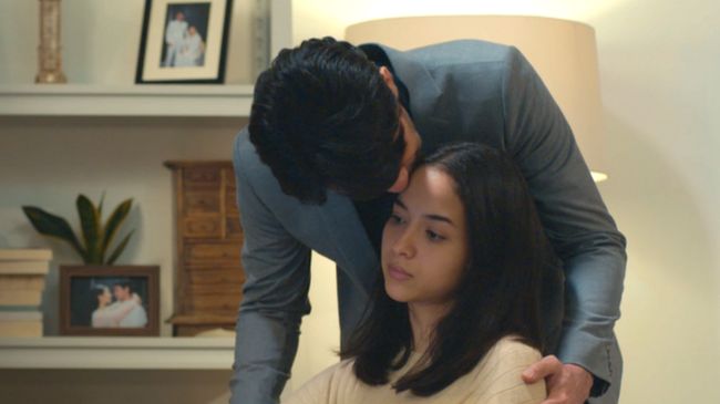 Produser MD Entertainment Manoj Punjabi menduga Layangan Putus dibajak oleh orang dalam.