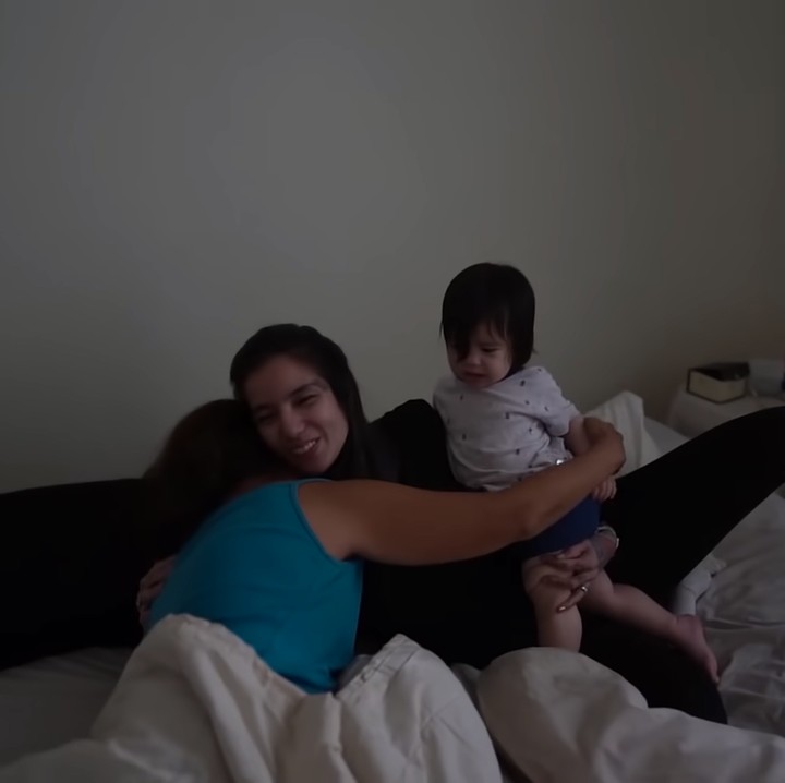 <p>Sheila bersama keluarganya berangkat dari kediaman hingga ke Bali melalui jalur darat. (Foto: YouTube: Sheila Marcia & AwesomeFam)</p>