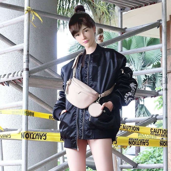 Tak kalah dari luar negeri, Indonesia juga punya virtual selebgram bernama Thalasya. Kemunculannya bikin heboh publik dan berhasil mengumpulkan 479 ribu pengikut di Instagram. Sayangnya ia berhenti memposting sejak Juni 2020 lalu.Foto: instagram/thalasya_