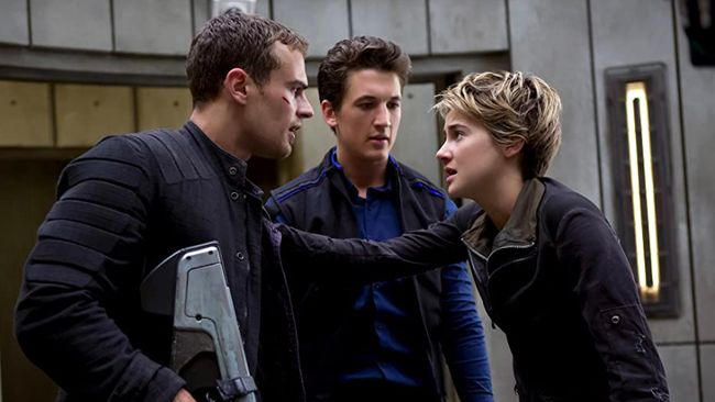 Bioskop Trans TV malam ini, Minggu (23/1), akan menayangkan The Divergent Series: Allegiant (2016) pada 21.30 WIB.