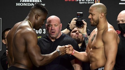 img-title FOTO: Ngannou vs Gane Siap Tempur di UFC 270