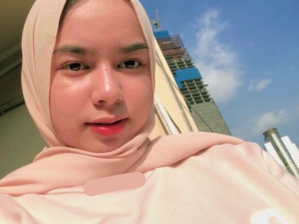 Baru 18 Tahun, Intip 7 Potret Asri Faradila yang Dinikahi Aktor Achmad Megantara