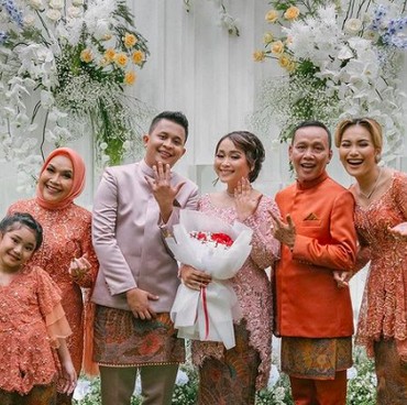 Adik Ayu Ting Ting Dilamar, Ini Permintaan Ayah Ozak