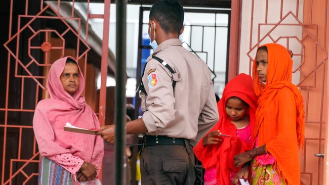 Kepala Rudenim Makassar mengatakan agak jarang ada pengungsi dari negara lain yang membawa anak dan istri WNI ke negara yang menerima.