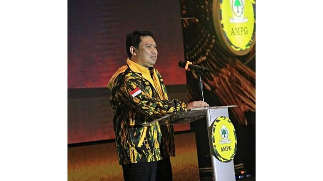 Internal Partai Golkar meminta agar segala analisis tentang partai tersebut oleh pihak luar agar didasari oleh fakta, bukan berpijak pada ramalan yang tidak. 