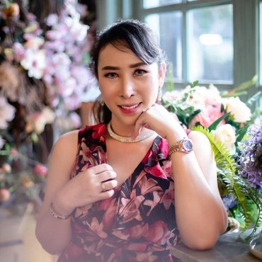 Lepas dari Rio Reifan & Sandy Tumiwa, Henny Mona Sibuk di Balik Layar