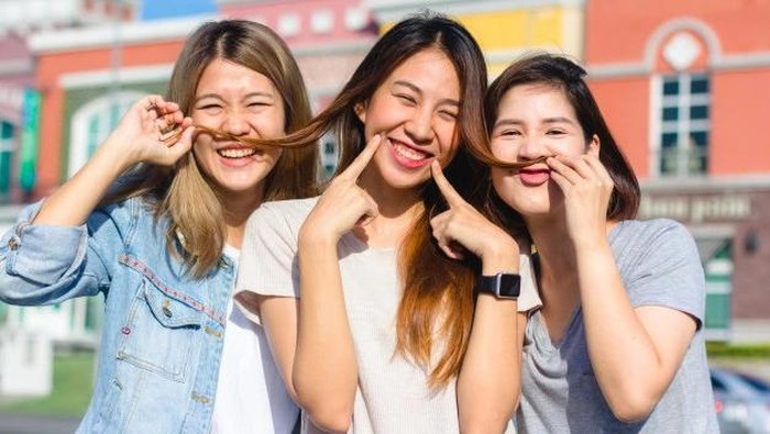 Biar Kenal Lebih Baik, Ajukan 3 Pertanyaan Bermakna dan Berkesan Ini ke Teman Baru