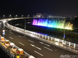 Jembatan Suroboyo Dilengkapi Air Mancur Menari Uji Coba Dibuka