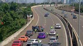Bantah Polisi, Komunitas Mobil Mewah Buka Alasan Bikin Macet di Tol