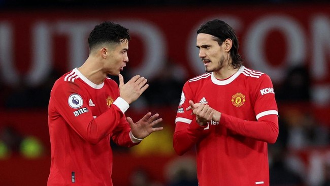 Alan Shearer merasa Edinson Cavani dalam posisi offside sebelum Manchester United mencetak gol kemenangan atas West Ham United.