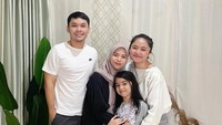 <p>Ben Kasyafani menikah dengan Nesya Ayu Nabila di 2016. Setelah menikah, istri Ben Kasyafani ini juga selalu terbuka dan menerima Marshanda kapan saja bila ingin mengunjungi Sienna. (Foto: Instagram @nesyanabila)</p>