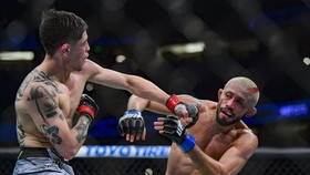 UFC 270: Figueiredo Juara Kelas Terbang UFC Usai Hantam Moreno