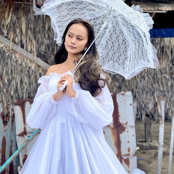 <p>Saat ini Rita dikenal sebagai salah satu model di Filipina. Ia kerap mendapatkan tawaran sesi photoshoot hingga mempromosikan berbagai produk kecantikan di Instagram. (Foto: Instagram @itsritagaviola)</p>