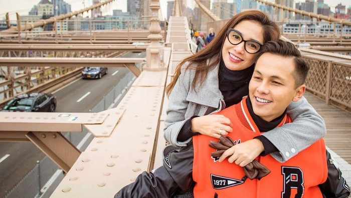 Tergabung di Geng Sosialita, Ternyata Ini Sumber Kekayaan Ussy Sulistiawaty dan Andhika Pratama