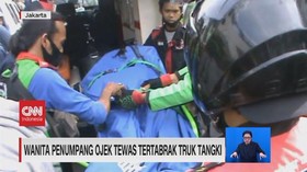 VIDEO: Wanita Penumpang Ojek Tewas Tertabrak Truk Tangki