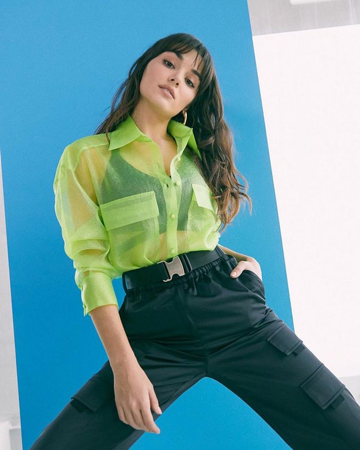 Hande Ercel perempuan tercantik di dunia ini membuat publik terkejut karena pengakuannya melakukan adegan panas&period; Yuk intip potretnya&excl;