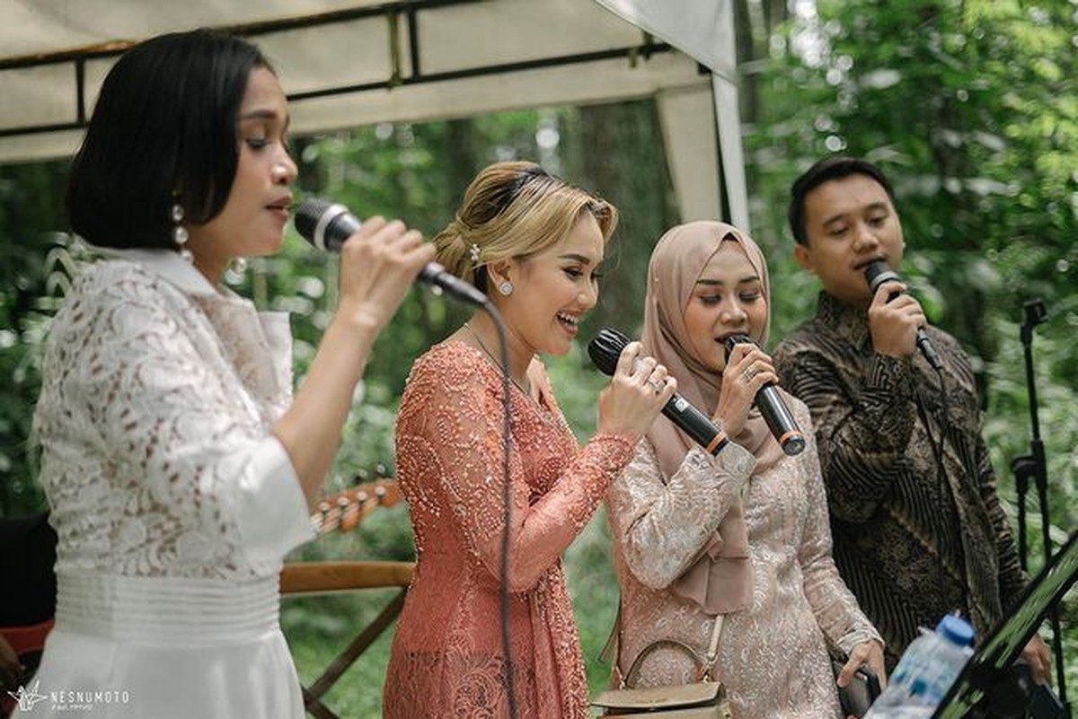 7 Potret Lamaran Asyifa Adik Ayu Ting Ting