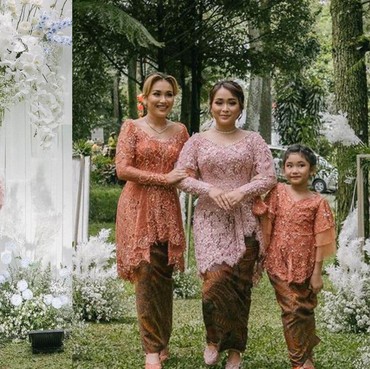7 Momen Lamaran Syifa Adik Ayu Ting Ting & Kekasih di Resort Mewah
