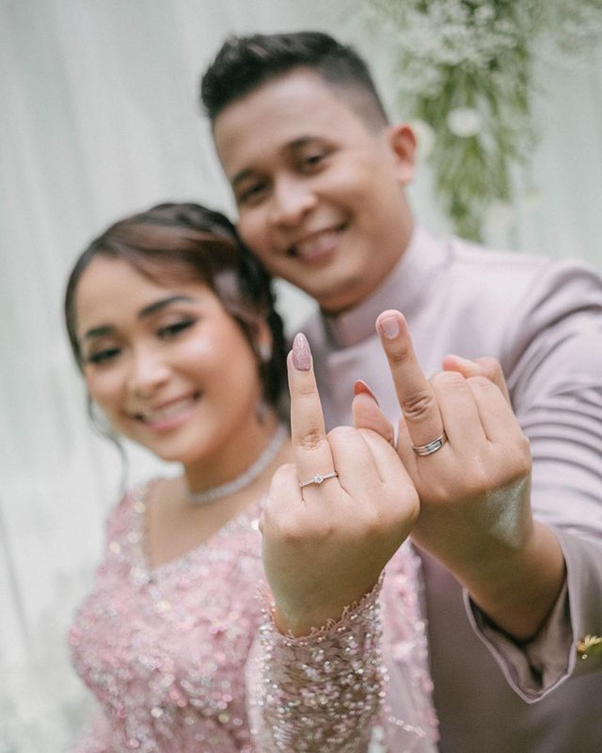 7 Potret Lamaran Asyifa Adik Ayu Ting Ting