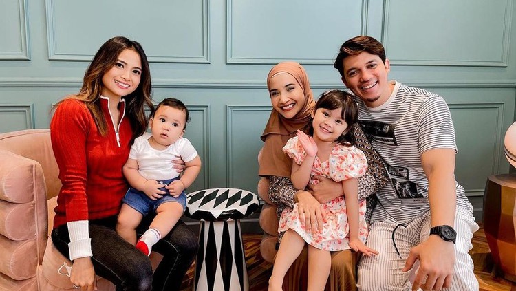 Acha Septriasa dan Keluarga Irwansyah Acha Septriasa dan Keluarga Irwansyah