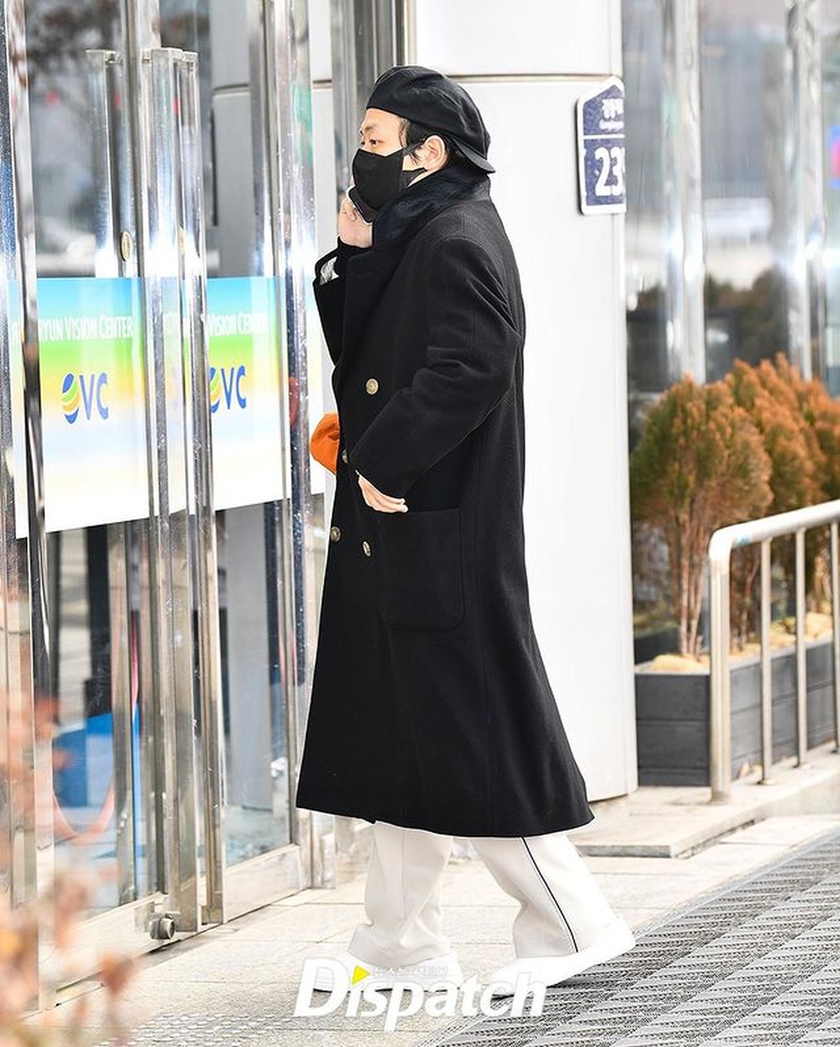 Pernikahan Park Shin Hye dan Choi Tae Joon dihadiri sejumlah bintang Korea ternama&comma; salah satunya Lee Min Hoo&period; Yuk intip&excl;