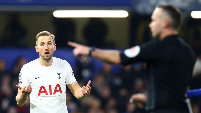 Harry Kane tidak bisa menjawab dengan tegas soal pilihan di antara Robert Lewandowski atau Lionel Messi yang jadi pemain terbaik di 2021.