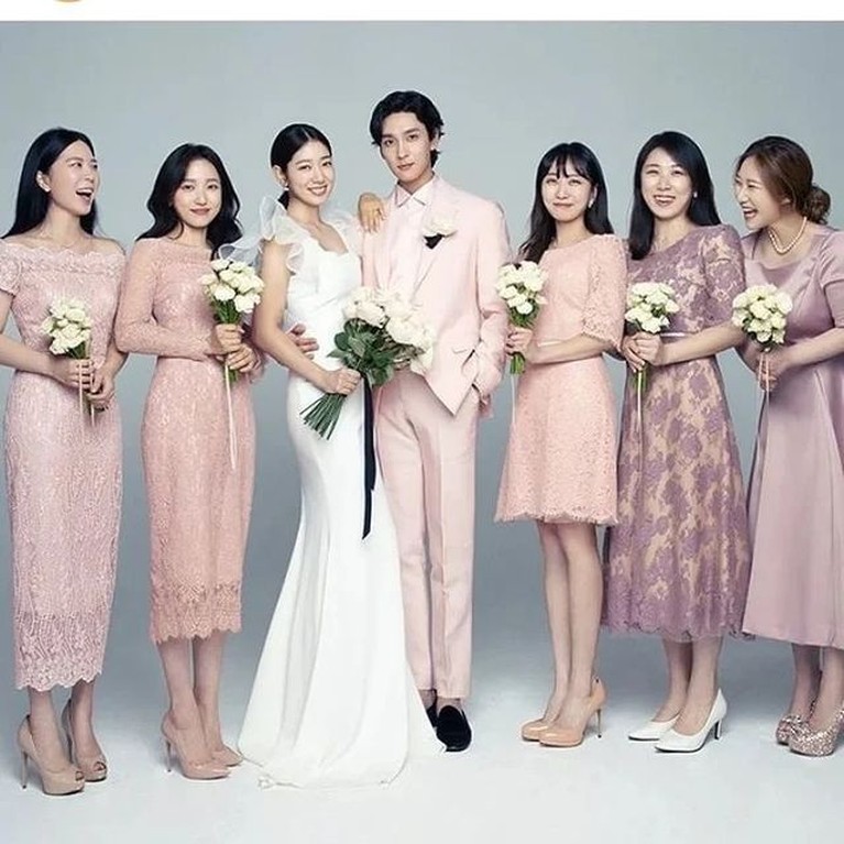 Foto Pernikahan Park Shin Hye dan Choi Tae Joon Park Shin Hye dan Choi Tae Joon menggelar acara pernikahan secara tertutup dan tak terekspos. Yuk intip potretnya!